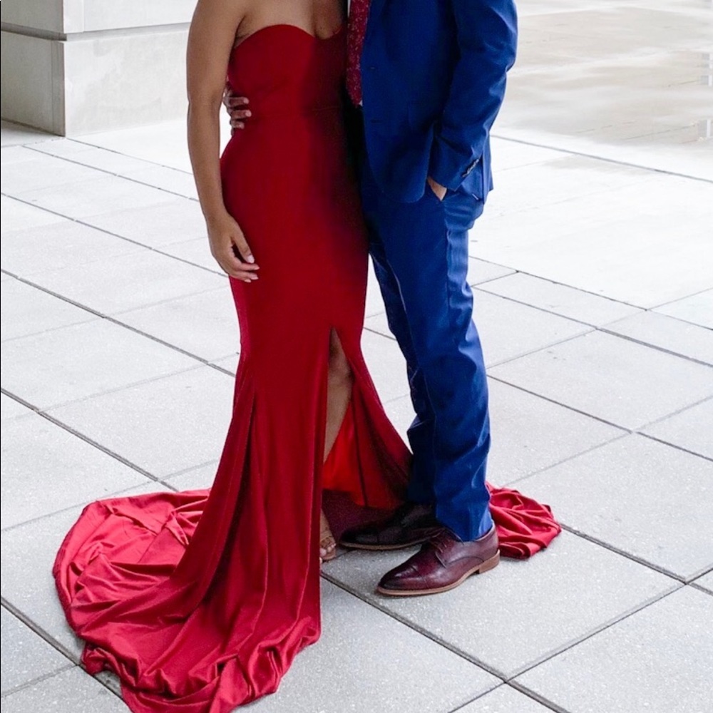 Dress - Picture 2 of 2